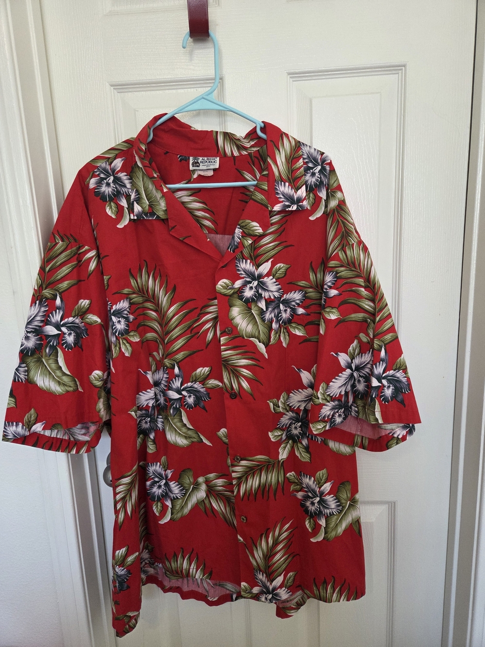 ALOHA REPUBLIC Red Hawaiian Floral Shirt. Made In HAWAII U.S.A. NWOT